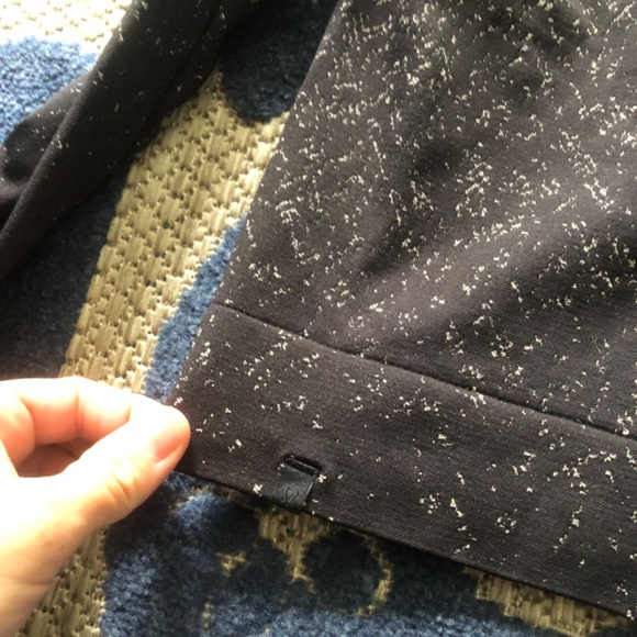 Lululemon pullover - Picture 9 of 9